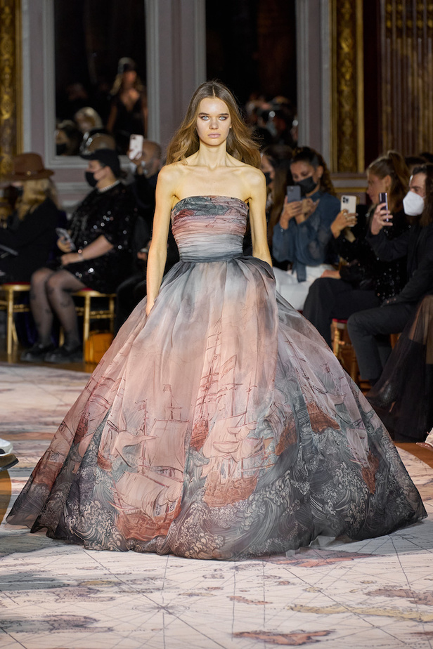 من مجموعة زهير مراد لموسم ربيع وصيف 2022 