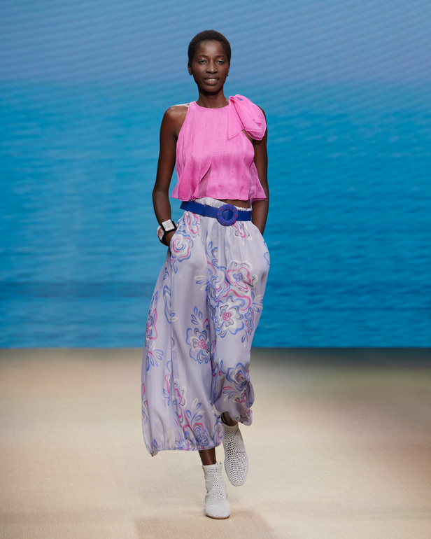 مجموعةGIORGIO ARMANI  لربيع 2022 مزيج بين الجرأة والحرية