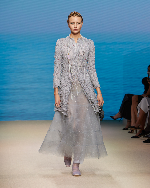 مجموعةGIORGIO ARMANI  لربيع 2022 مزيج بين الجرأة والحرية