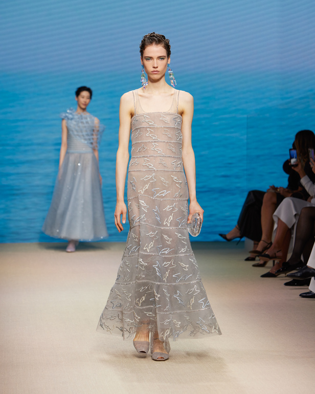 مجموعةGIORGIO ARMANI  لربيع 2022 مزيج بين الجرأة والحرية