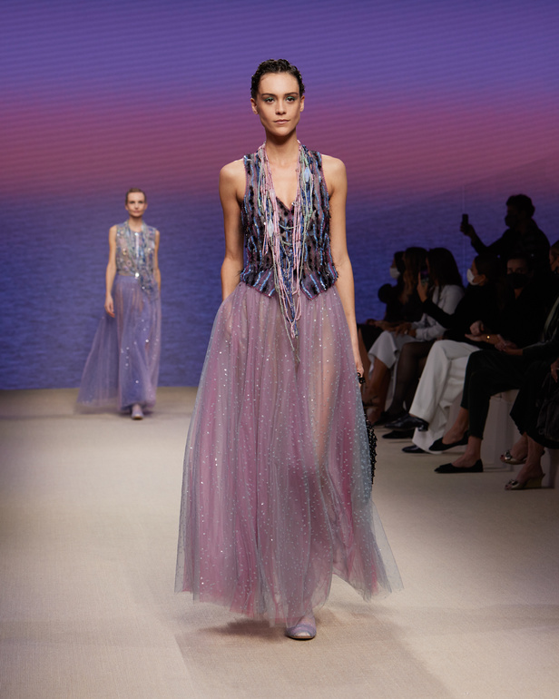 مجموعةGIORGIO ARMANI  لربيع 2022 مزيج بين الجرأة والحرية