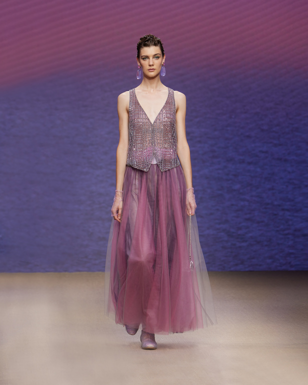 مجموعةGIORGIO ARMANI  لربيع 2022 مزيج بين الجرأة والحرية