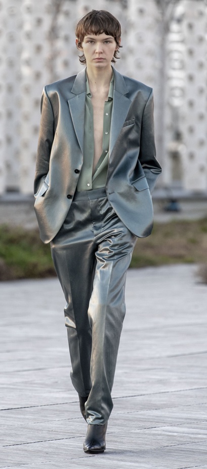 مجموعة Azzaro للهوت كوتور لربيع وصيف 2022‏