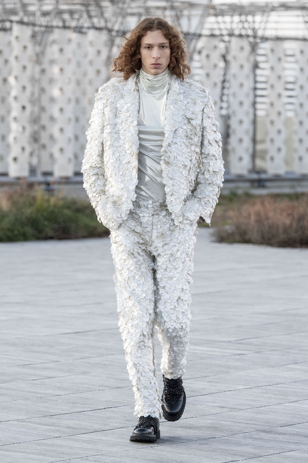 مجموعة Azzaro للهوت كوتور لربيع وصيف 2022‏