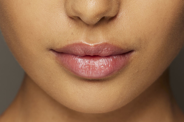 مجموعة حالمة بتصاميم براقة وثلاثية الأبعاد من دار Dior ضمن أسبوع الموضة للأزياء الفاخرة