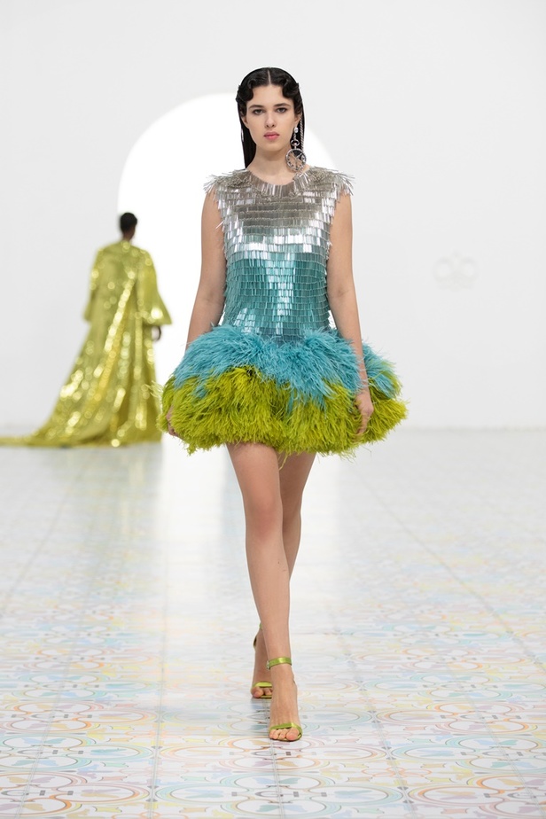 الرومانسية تتجسّد في تصاميم مجموعة أزياء جورج حبيقة لربيع وصيف 2022