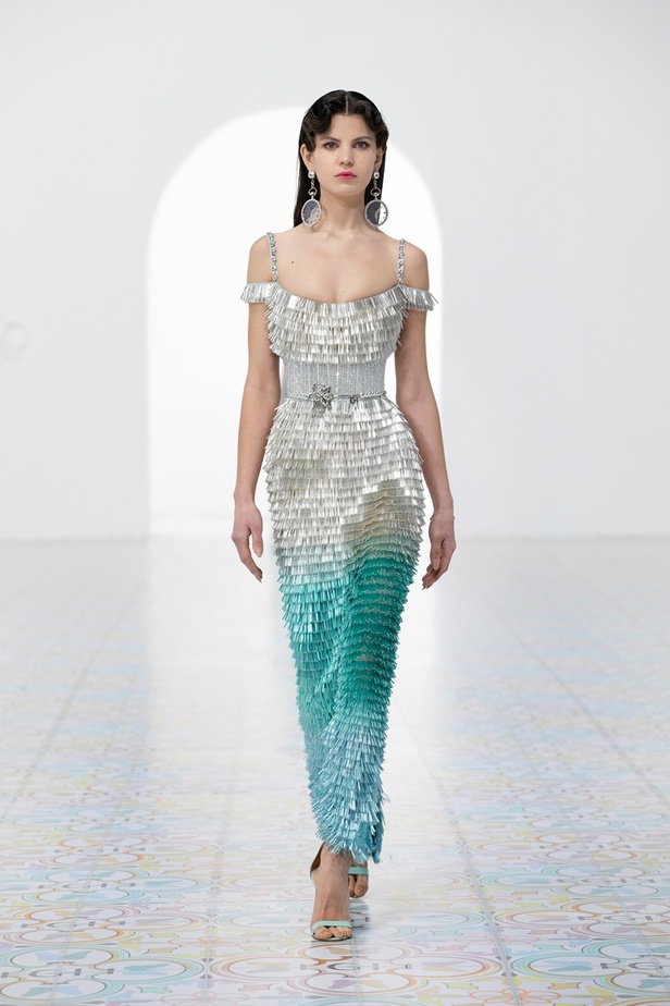 الرومانسية تتجسّد في تصاميم مجموعة أزياء جورج حبيقة لربيع وصيف 2022