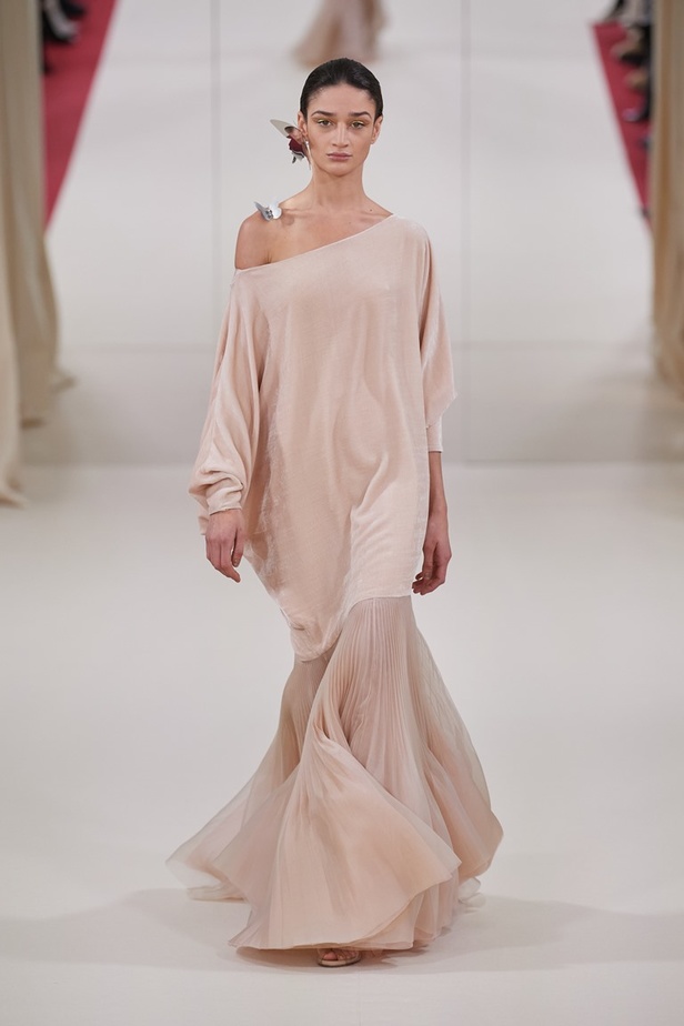 مجموعة Alexis Mabille الهوت كوتور لربيع وصيف 2022