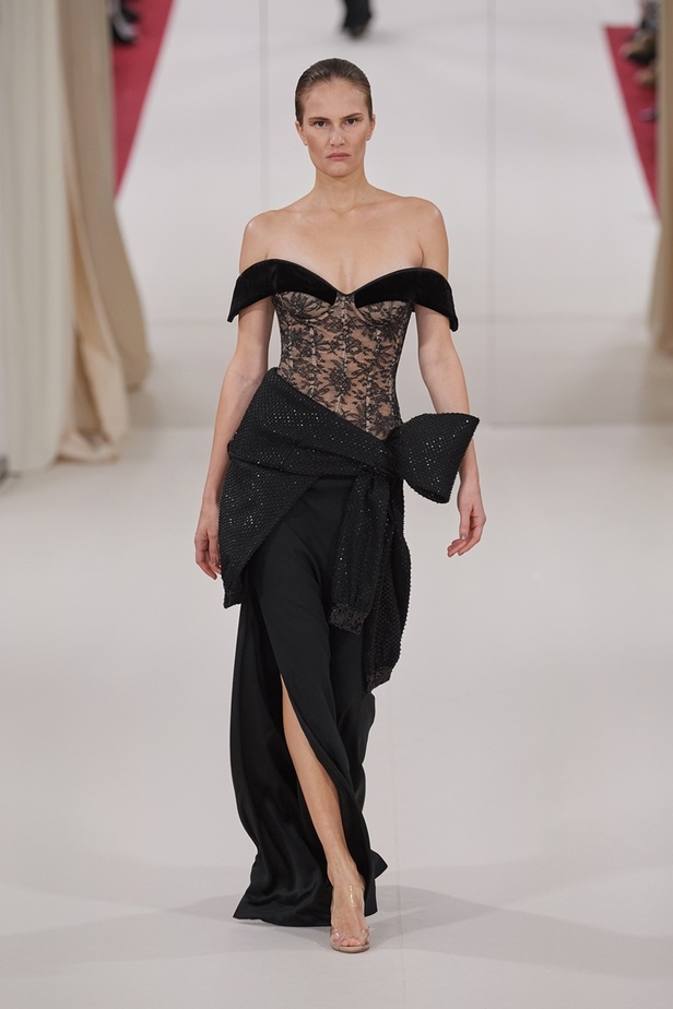 مجموعة Alexis Mabille الهوت كوتور لربيع وصيف 2022