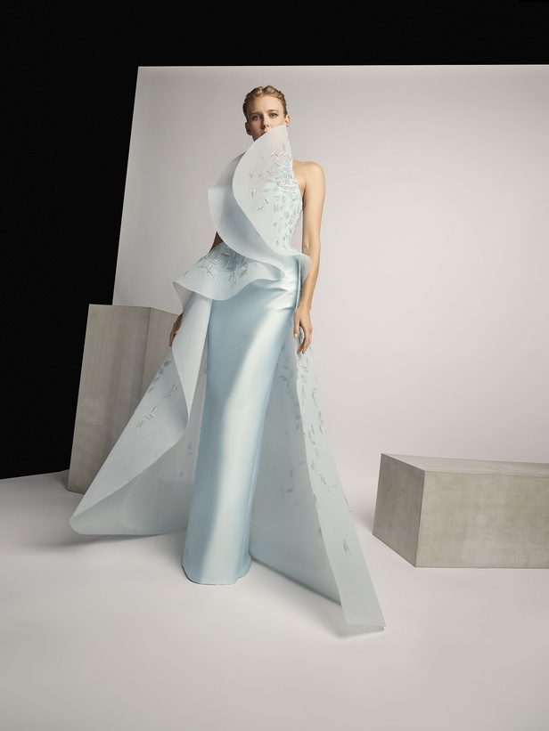 إشراقة الربيع في مجموعة رامي العلي للألبسة الفاخرة لربيع وصيف 2022