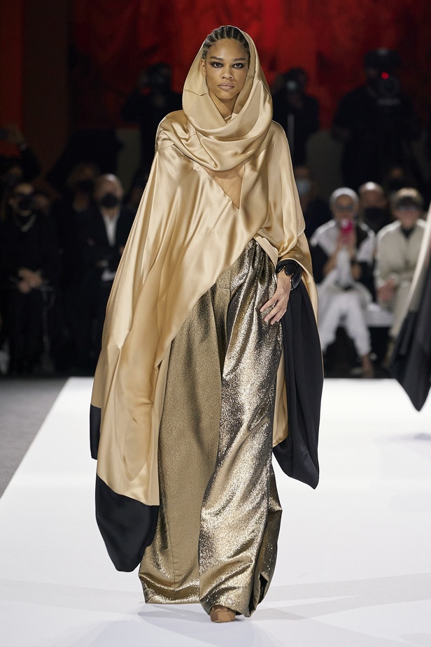 مجموعة الهوت كوتور لربيع وصيف 2022 من ستيفان رولاند بعد غياب عامين 