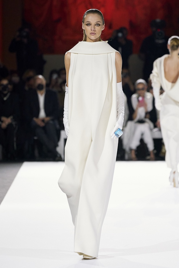 مجموعة الهوت كوتور لربيع وصيف 2022 من ستيفان رولاند بعد غياب عامين 