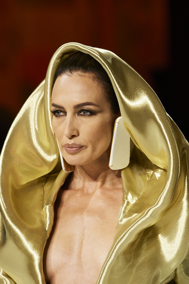 مجموعة الهوت كوتور لربيع وصيف 2022 من ستيفان رولاند بعد غياب عامين 