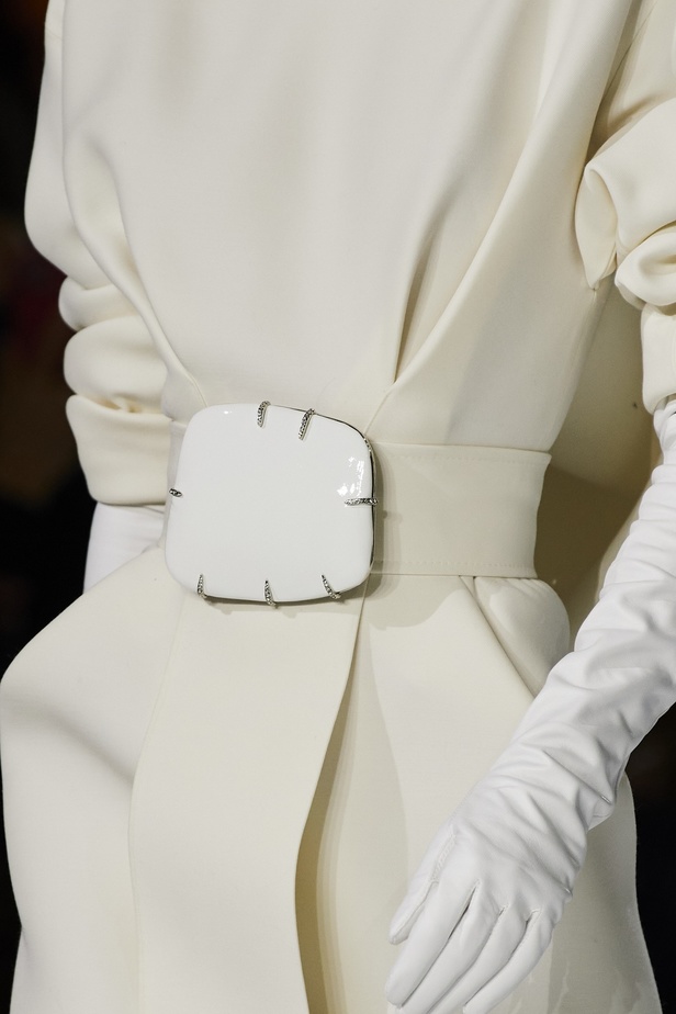 مجموعة الهوت كوتور لربيع وصيف 2022 من ستيفان رولاند بعد غياب عامين 