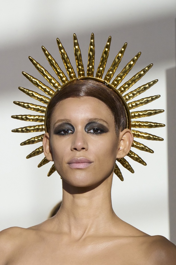 عرض أزياء سكياباريلي لموسم ربيع وصيف 2022