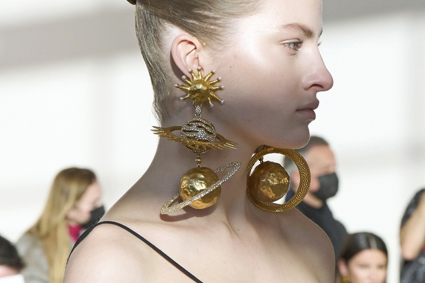 عرض أزياء سكياباريلي لموسم ربيع وصيف 2022