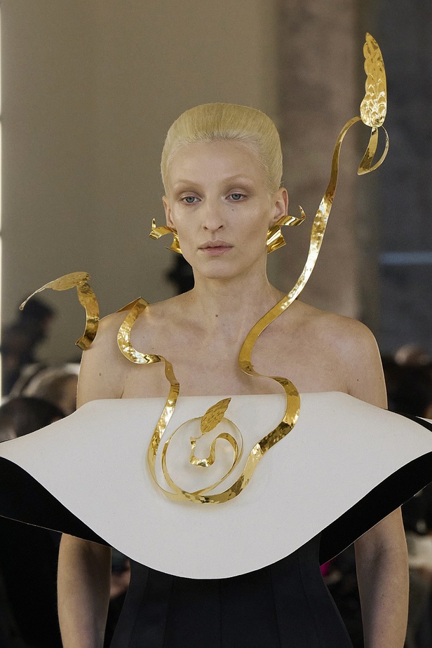 عرض أزياء سكياباريلي لموسم ربيع وصيف 2022