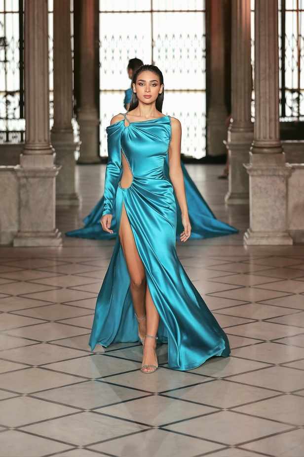 مجموعة المصمم طوني ورد من الأزياء الراقية لربيع وصيف 2022