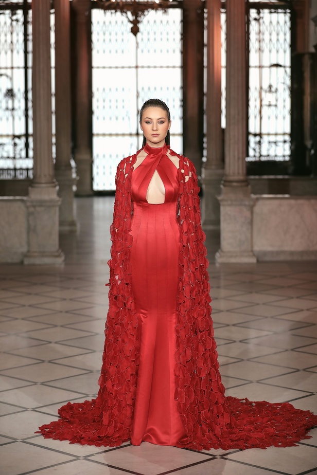 مجموعة المصمم طوني ورد من الأزياء الراقية لربيع وصيف 2022