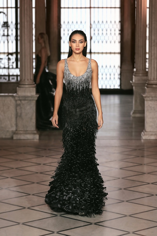 مجموعة المصمم طوني ورد من الأزياء الراقية لربيع وصيف 2022