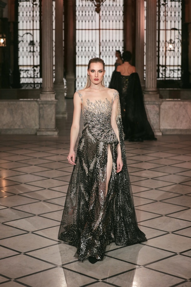 مجموعة المصمم طوني ورد من الأزياء الراقية لربيع وصيف 2022