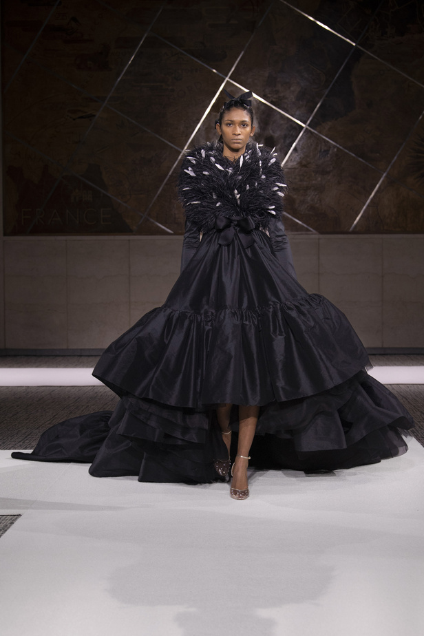 مجموعة Giambattista Valli للهوت كوتور لربيع وصيف 2022‏