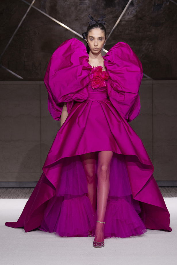 مجموعة Giambattista Valli للهوت كوتور لربيع وصيف 2022‏