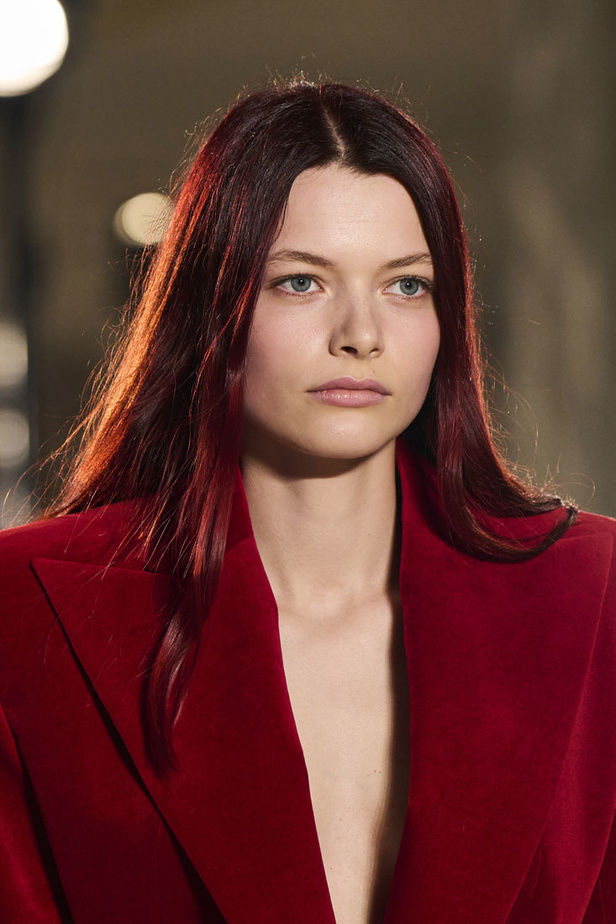 لوحة من الألوان والقصات في مجموعة Alexandre Vauthier للأزياء الراقية لربيع وصيف 2022