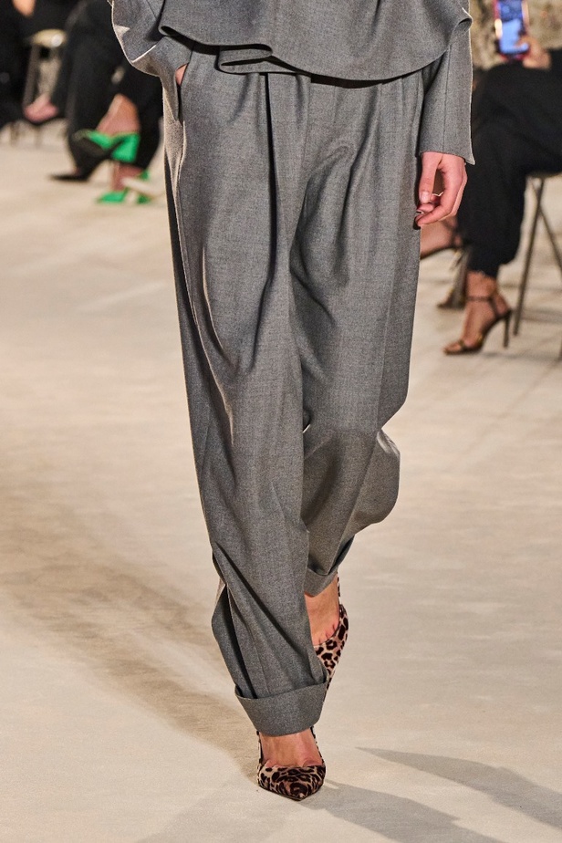 لوحة من الألوان والقصات في مجموعة Alexandre Vauthier للأزياء الراقية لربيع وصيف 2022