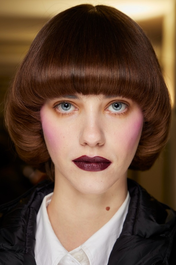 مجموعة أزياء Viktor&Rolf للأزياء الراقية لربيع وصيف 2022