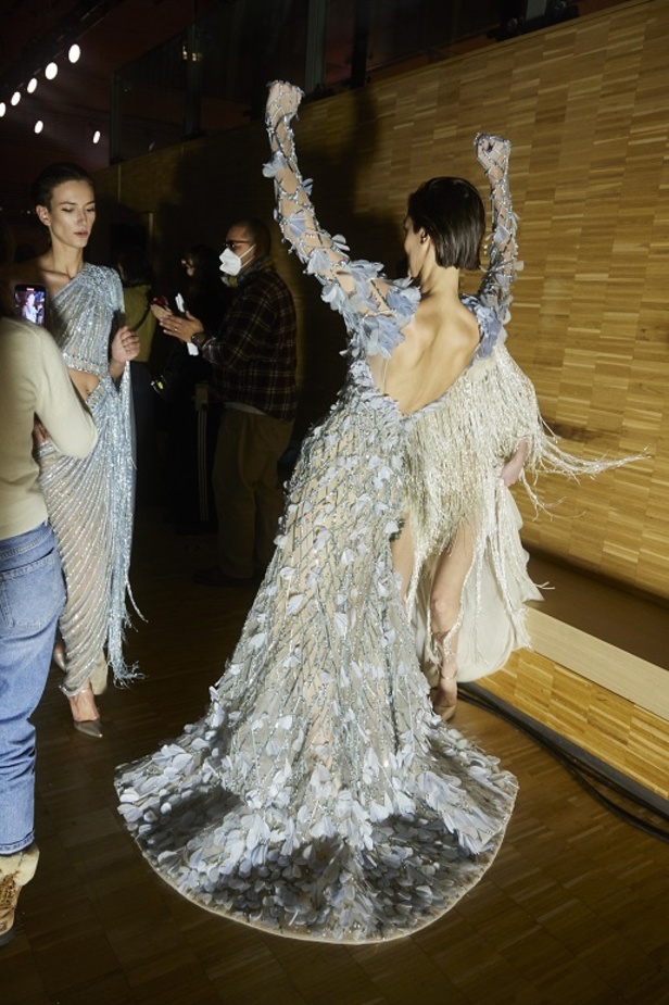 مجموعة أزياء Viktor&Rolf للأزياء الراقية لربيع وصيف 2022