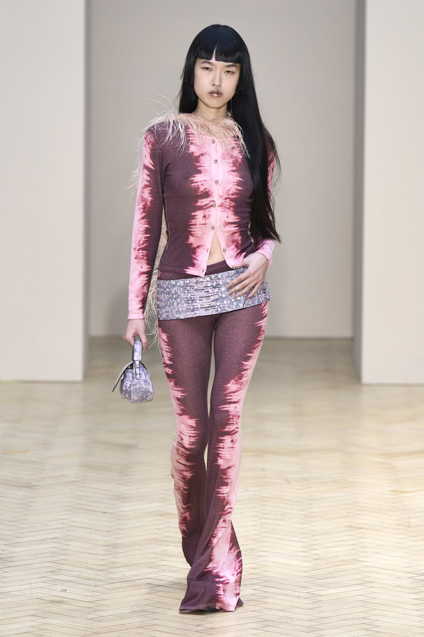 عرض أزياء مجموعة 16Arlington لموسم خريف وشتاء 2022 في لندن