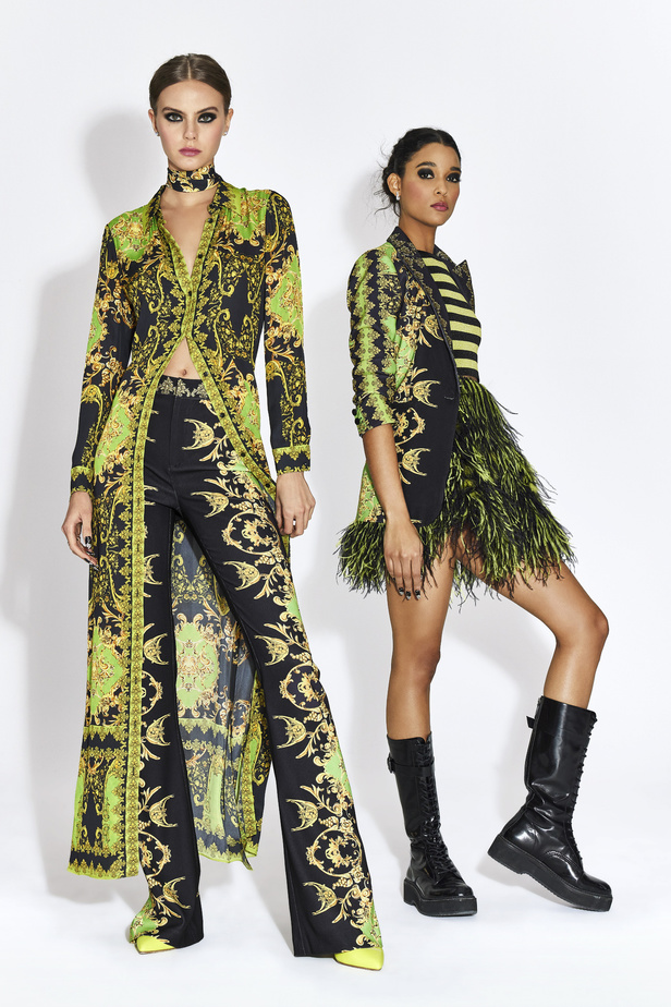 مجموعة مفعمة بالألوان من Alice + Olivia by Stacey Bendet لخريف وشتاء 2022