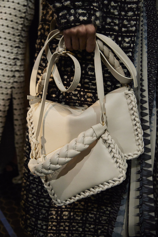 من مجموعة Altuzarra لموسم خريف وشتاء 2022