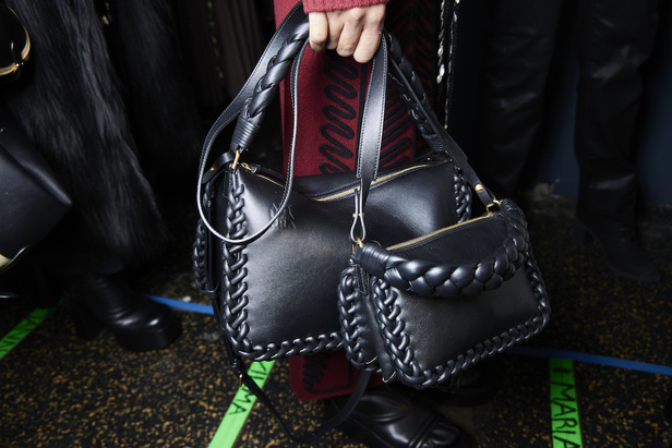 من مجموعة Altuzarra لموسم خريف وشتاء 2022