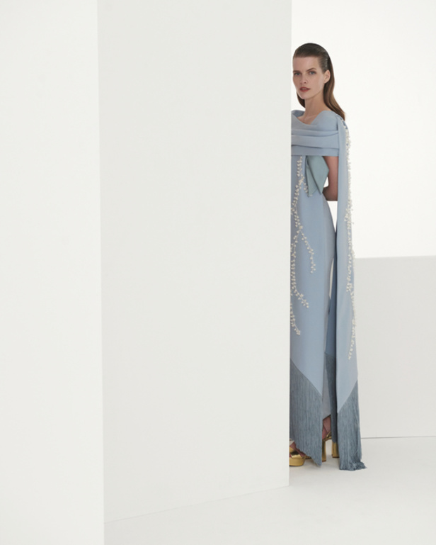 مجموعة قزي وأسطا من الألبسة الفاخرة لربيع وصيف 2022