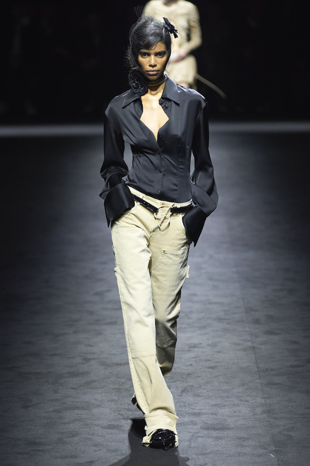 من عرض أزياء Blumarine لموسم خريف وشتاء 2022-2023