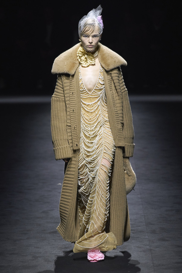 من عرض أزياء Blumarine لموسم خريف وشتاء 2022-2023