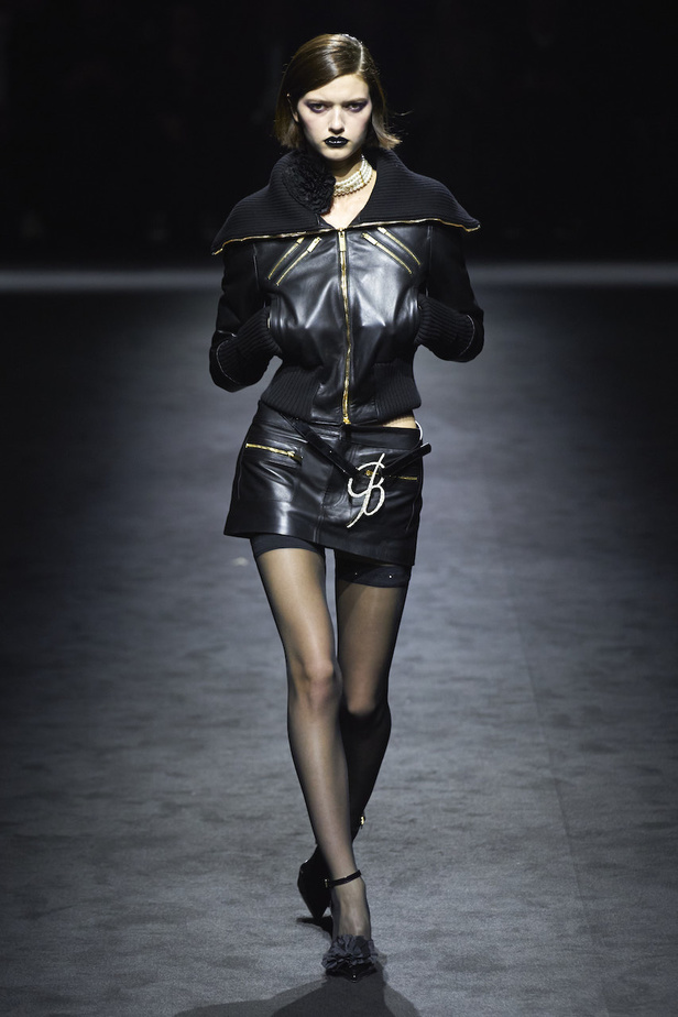 من عرض أزياء Blumarine لموسم خريف وشتاء 2022-2023