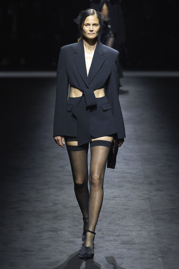 من عرض أزياء Blumarine لموسم خريف وشتاء 2022-2023