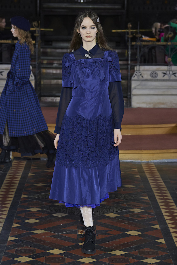 من مجموعة Bora Aksu لموسم خريف 2022