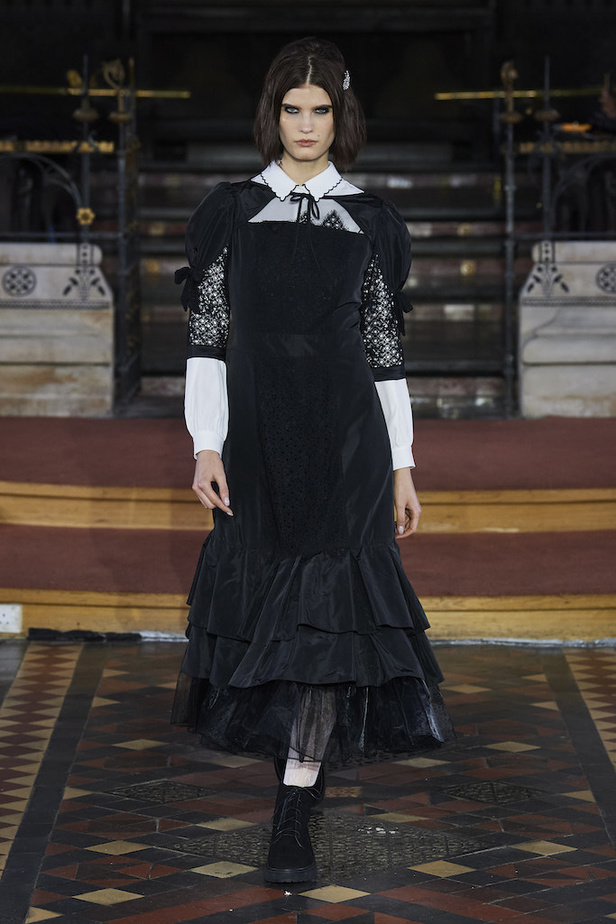 من مجموعة Bora Aksu لموسم خريف 2022