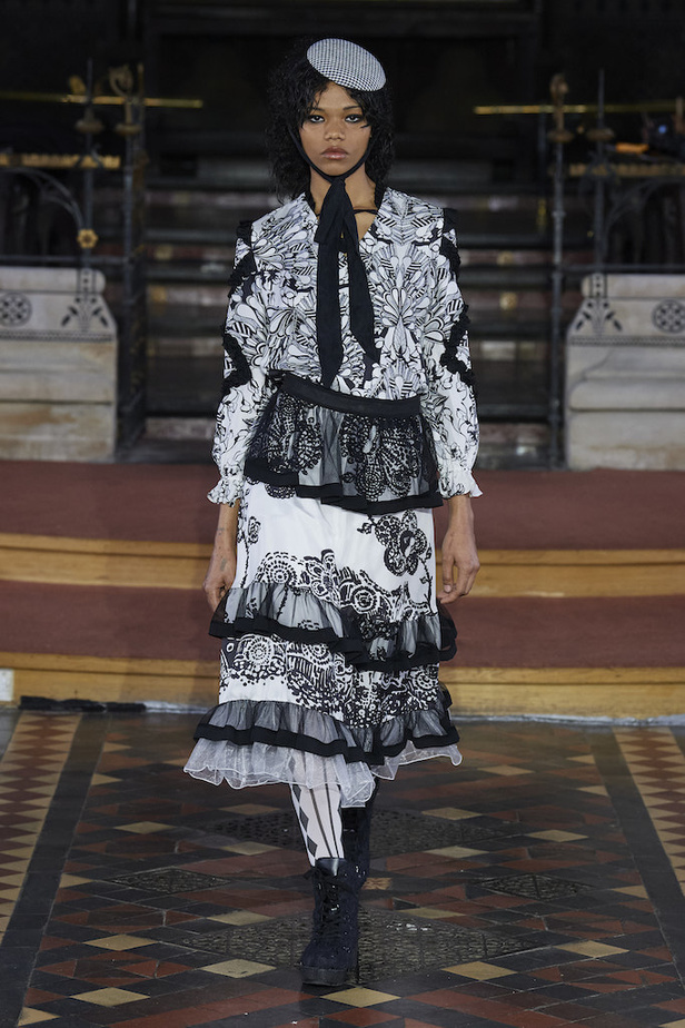 من مجموعة Bora Aksu لموسم خريف 2022