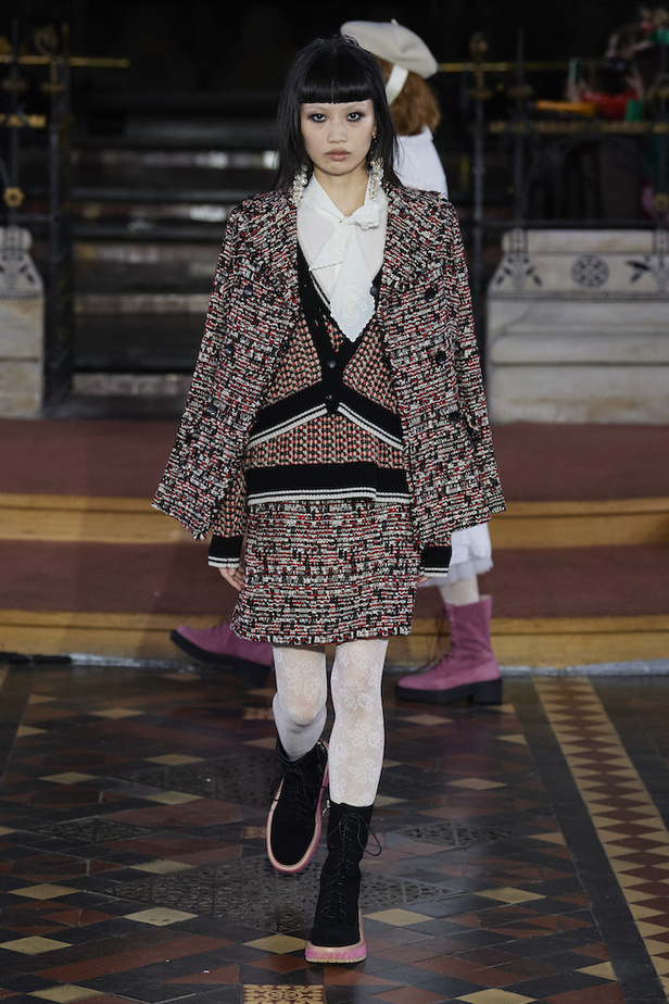 من مجموعة Bora Aksu لموسم خريف 2022