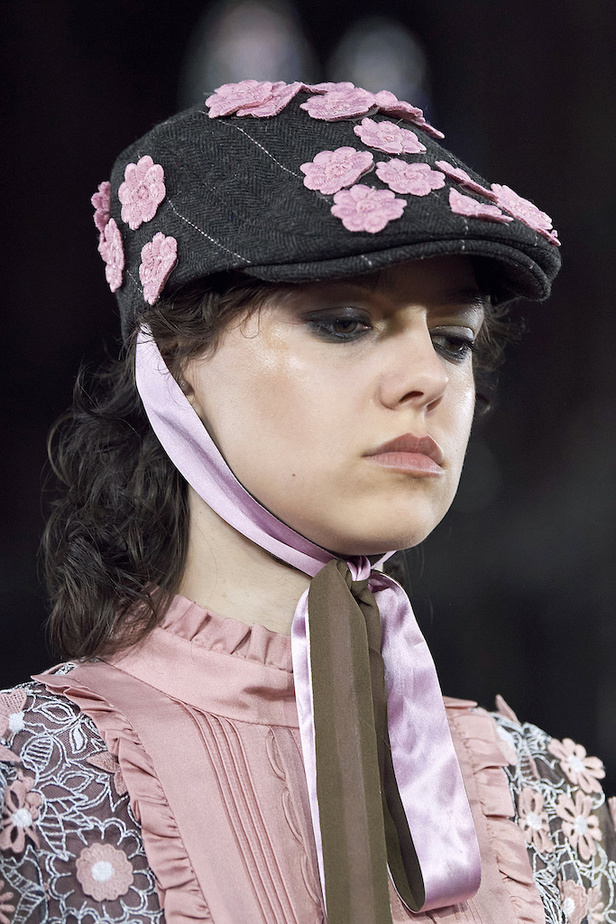 من مجموعة Bora Aksu لموسم خريف 2022