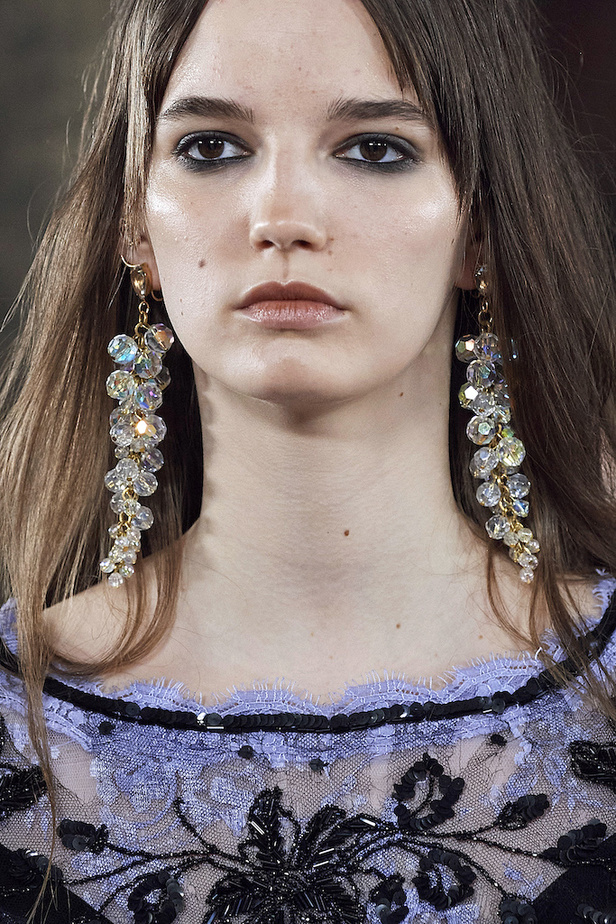 من مجموعة Bora Aksu لموسم خريف 2022