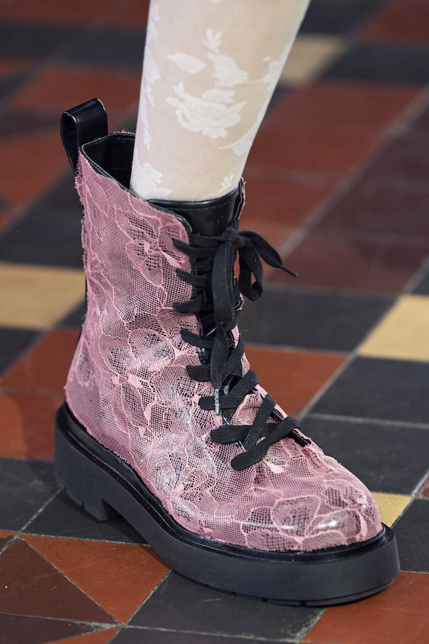 من مجموعة Bora Aksu لموسم خريف 2022