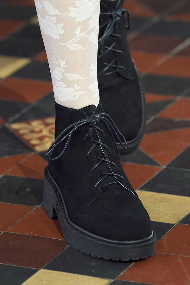 من مجموعة Bora Aksu لموسم خريف 2022