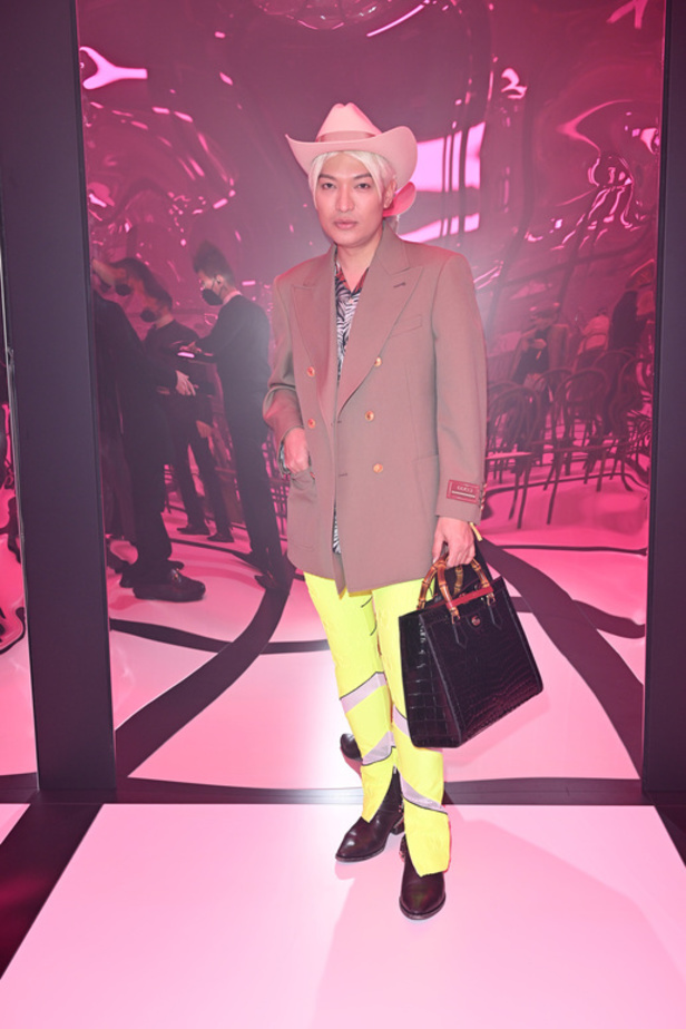 تعاون Adidas وGucci يذهل الحضور في مجموعة "غوشي" لخريف وشتاء 2022