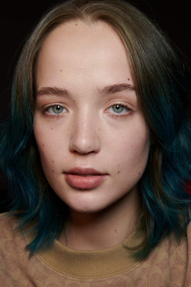 مكياج وتسريحات شعر مجموعة Coach لخريف وشتاء 2022